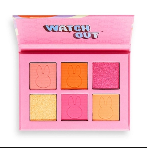 Revolution x Powerpuff Girls Blossom Power Eyeshadow Palette - Picture 4 of 12